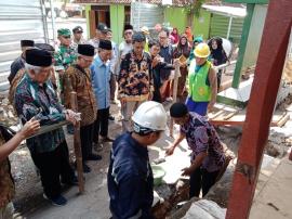 Masjid Al-hikmah Pantai Baron di Renovasi